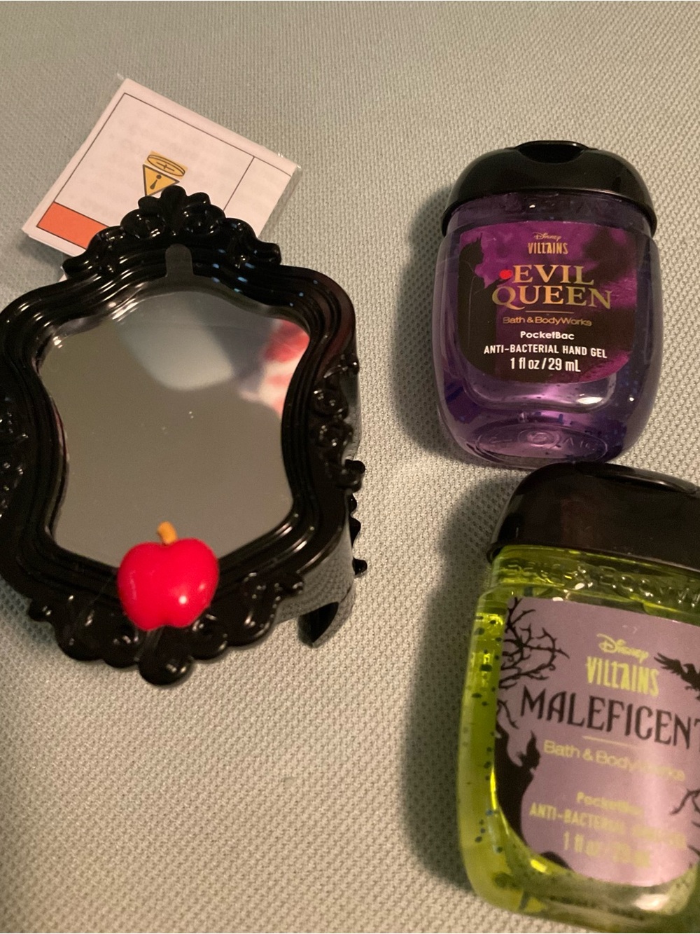 BATH & BODY WORKS Evil 😈 Queen Pocketbac Holder With 2 Sanitizers